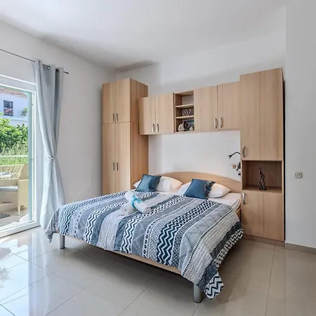 House Barbara Apartman Supetar