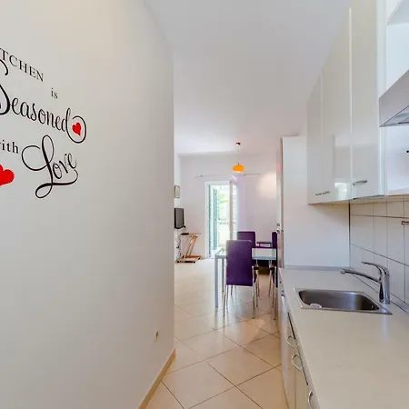 House Barbara شقة