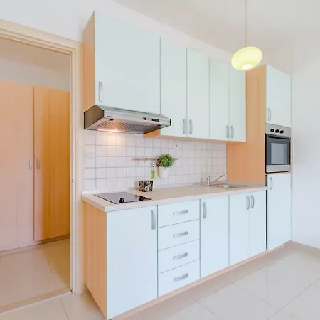 House Barbara شقة