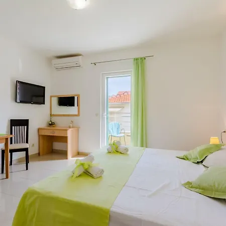 House Barbara شقة